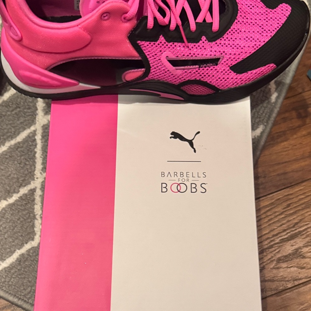 Puma mens Black and Pink Sneakers - Picture 10 of 13